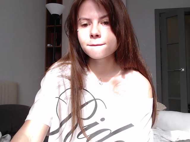 HoneyMira live cam on BongaCams