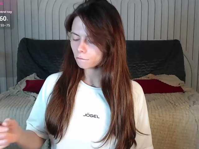 HoneyMira live cam on BongaCams