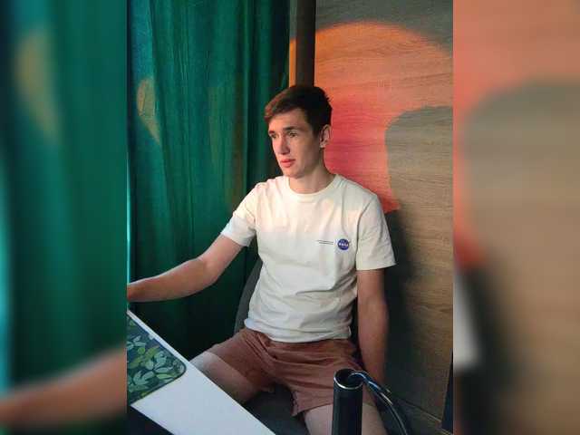 Lonelyboy0 — live male cam
