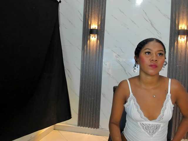 carameldesire0612 live cam on BongaCams