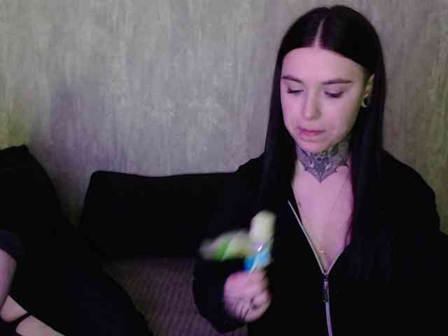 Модель: SilkLovers