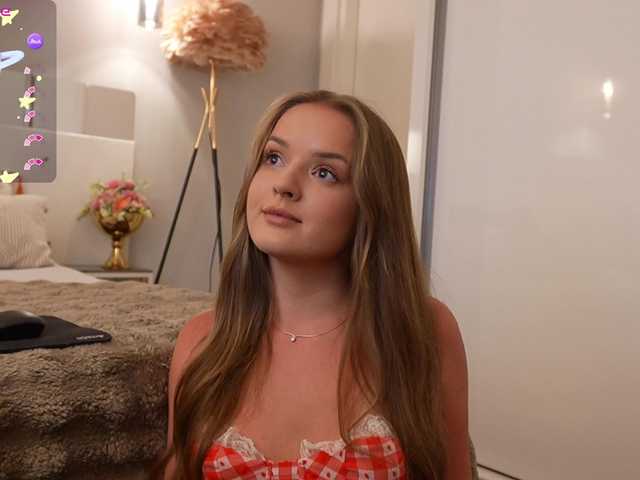 Lunaaaura live cam on BongaCams