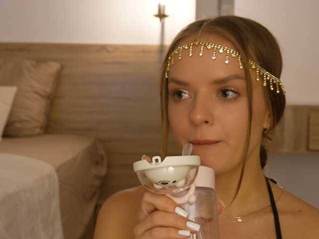 Lunaaaura live cam on BongaCams