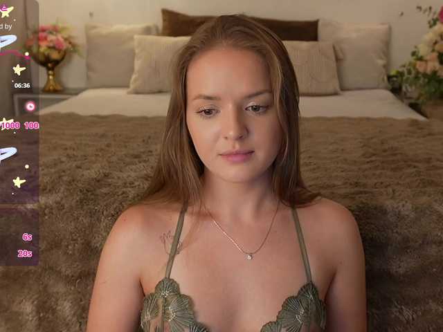 Lunaaaura live webcam show
