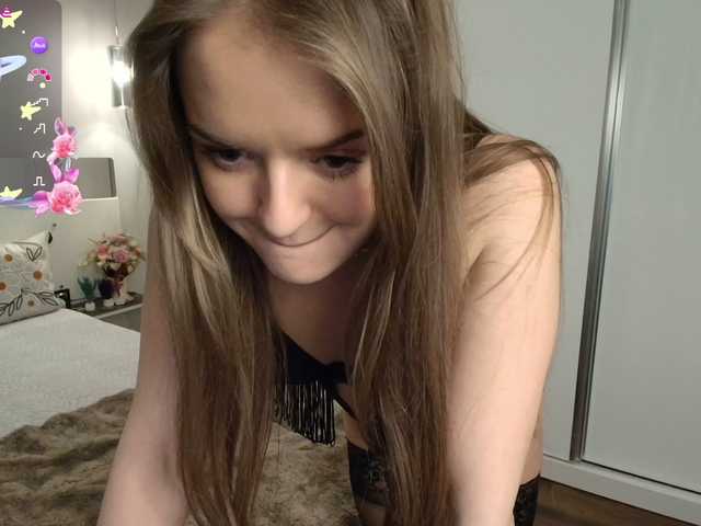 Lunaaaura's BongaCams show and profile