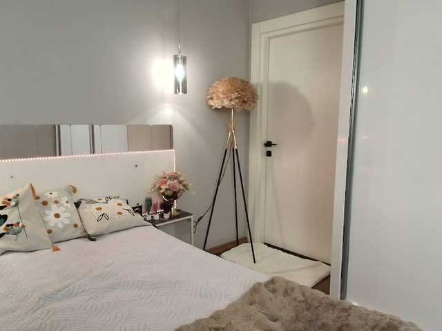 Lunaaaura's BongaCams show and profile