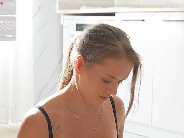 Lunaaaura live cam on BongaCams