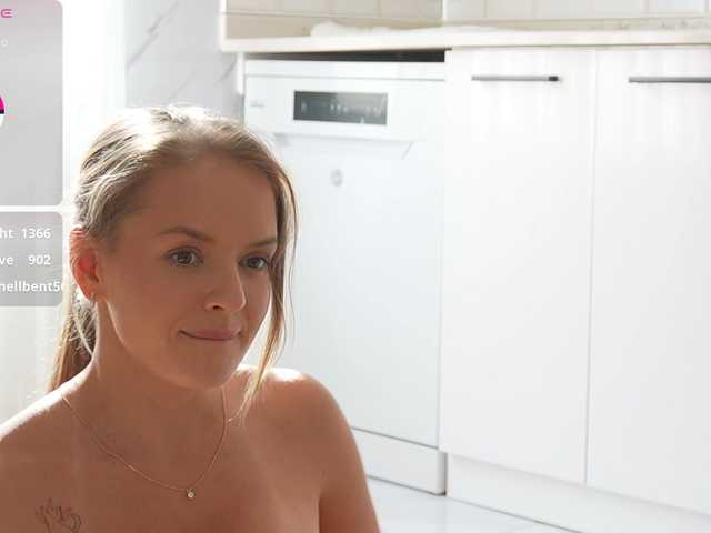 Lunaaaura live cam preview
