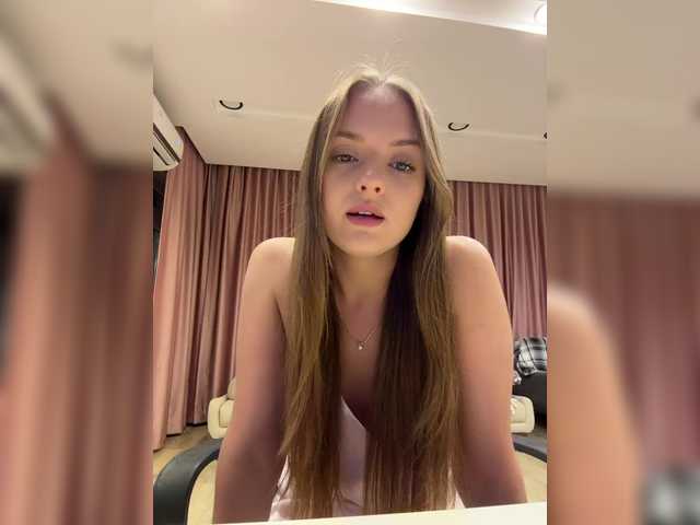 Lunaaaura live webcam show