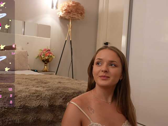 Lunaaaura live cam on BongaCams