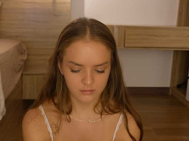 Lunaaaura live cam on BongaCams