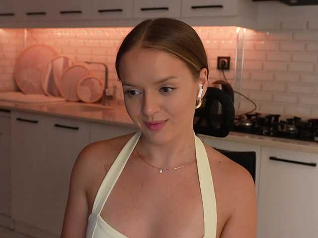 Lunaaaura live cam on BongaCams
