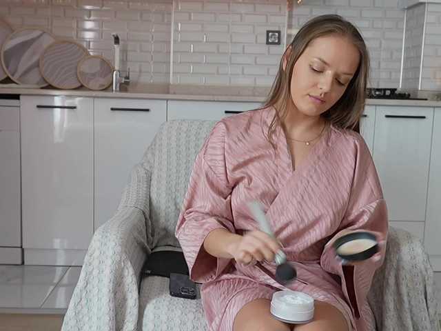 le modèle Lunaaaura est en webcam porno dans un show sur le site bongacams, il possède les tags suivants: White/Caucasian,Brunette,Shaved