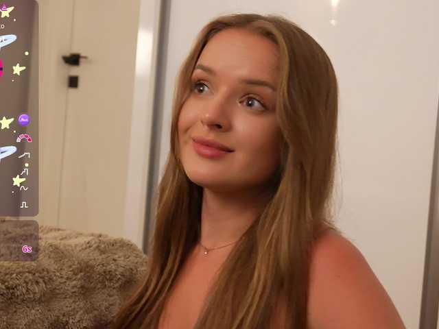 Lunaaaura live cam on BongaCams