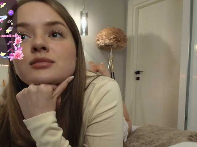 Lunaaaura's BongaCams show and profile