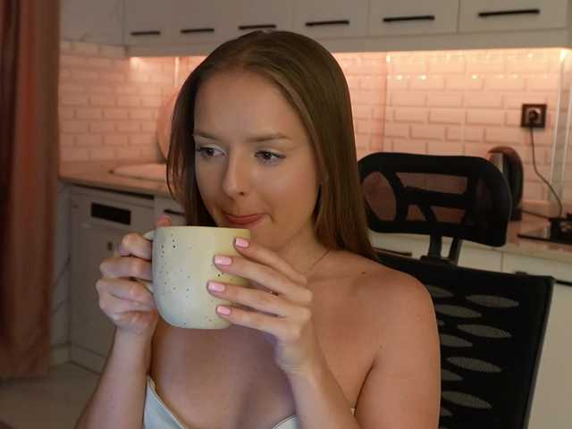 Lunaaaura live cam on BongaCams