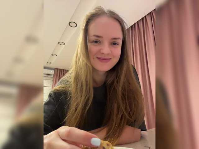 Lunaaaura live cam on BongaCams