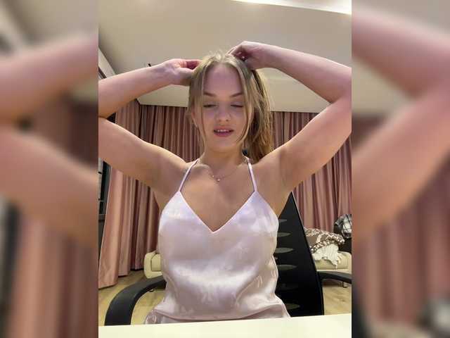 Lunaaaura live webcam show