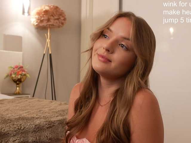 Lunaaaura live cam on BongaCams