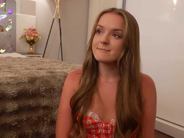 Lunaaaura live cam on BongaCams