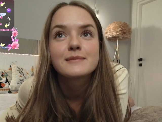 Lunaaaura's BongaCams show and profile