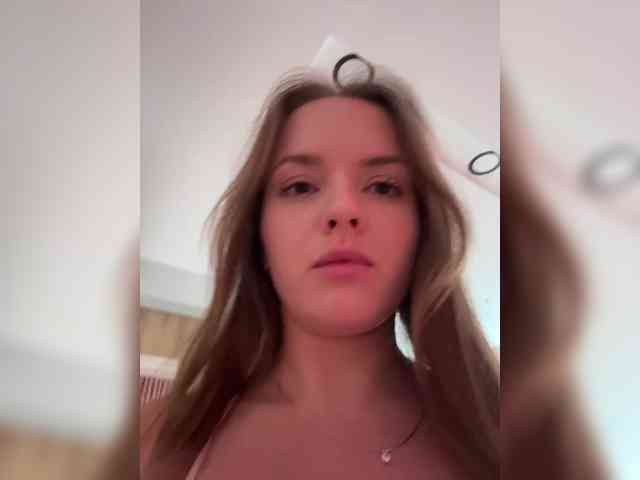 Lunaaaura webcam