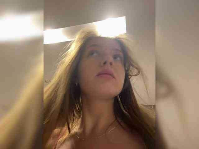 Lunaaaura webcam