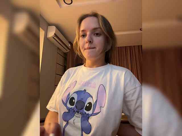 Lunaaaura webcam