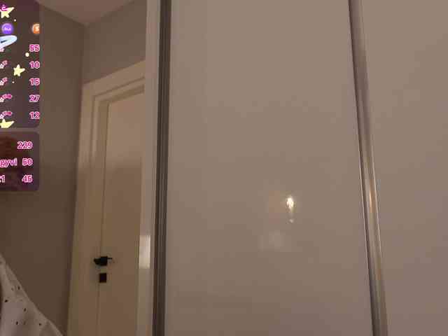 Lunaaaura webcam