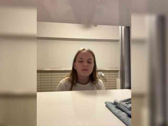 Lunaaaura webcam