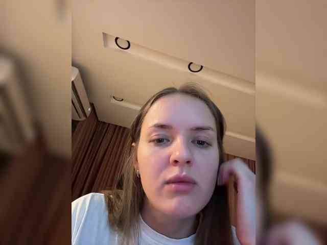Lunaaaura webcam
