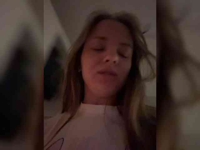 Lunaaaura webcam