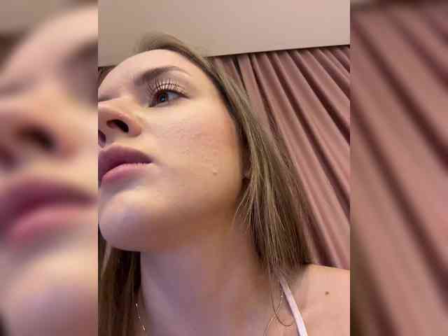 Lunaaaura webcam