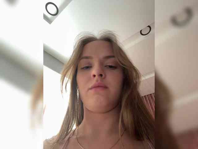 Lunaaaura webcam