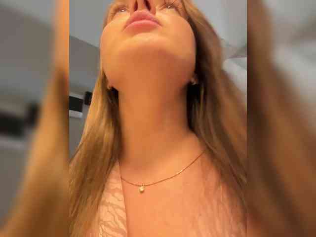 Lunaaaura webcam