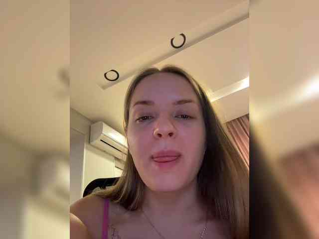 Lunaaaura webcam