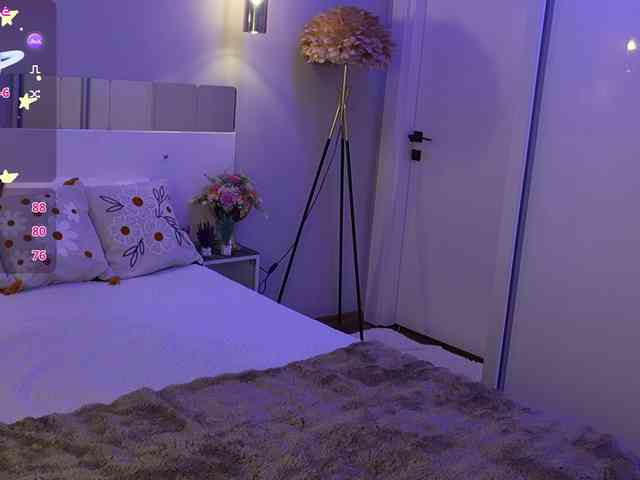 Lunaaaura webcam
