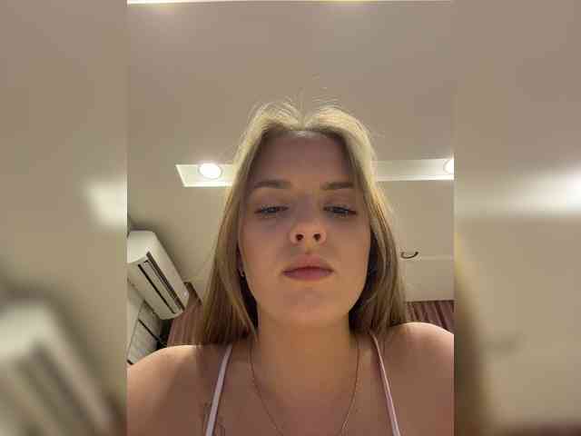 Lunaaaura webcam