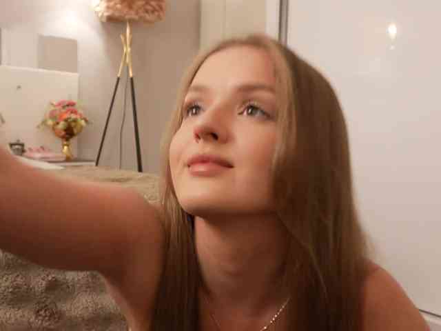 Lunaaaura webcam