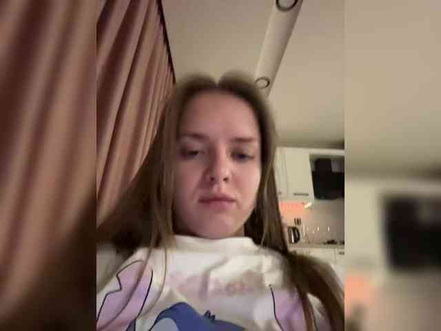 Lunaaaura webcam