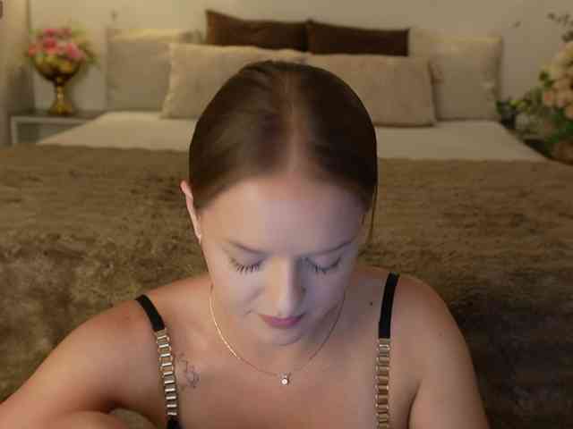 Lunaaaura webcam