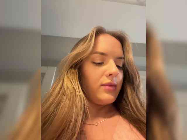 Lunaaaura webcam