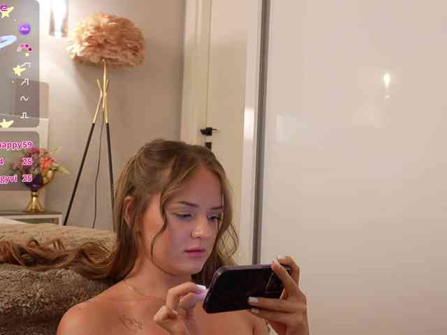 Lunaaaura webcam
