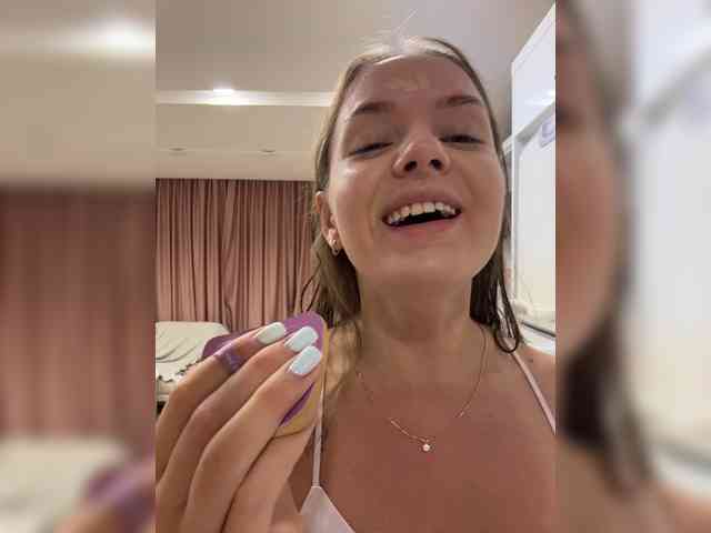 Lunaaaura webcam
