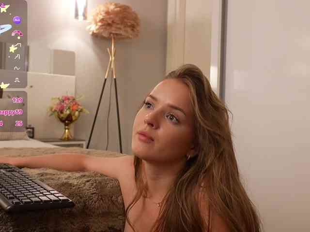 Lunaaaura Live Webcam on BongaCams