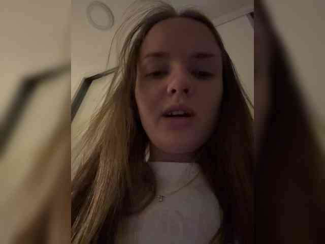 Lunaaaura webcam