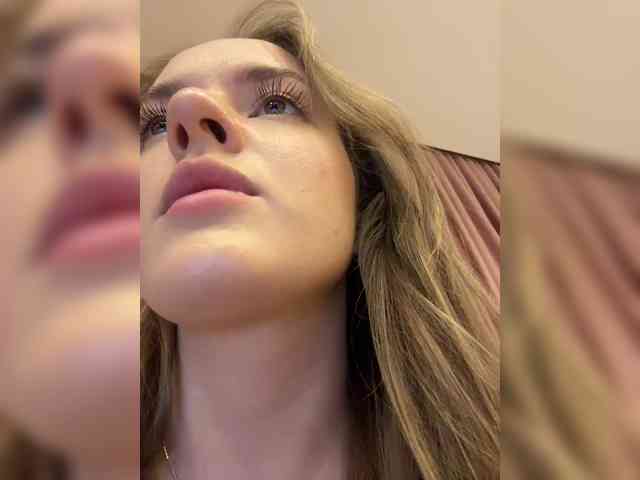 Lunaaaura webcam