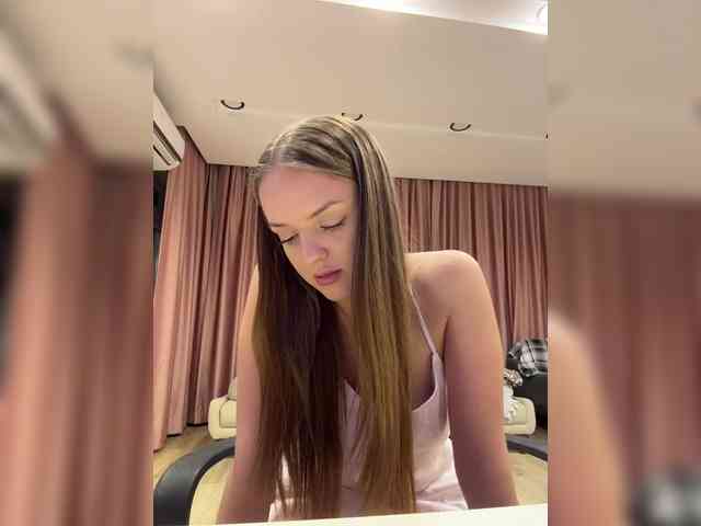 Lunaaaura webcam