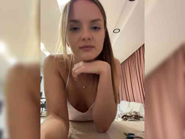 Lunaaaura webcam