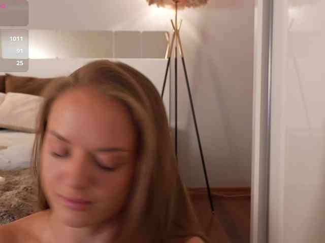 Lunaaaura webcam